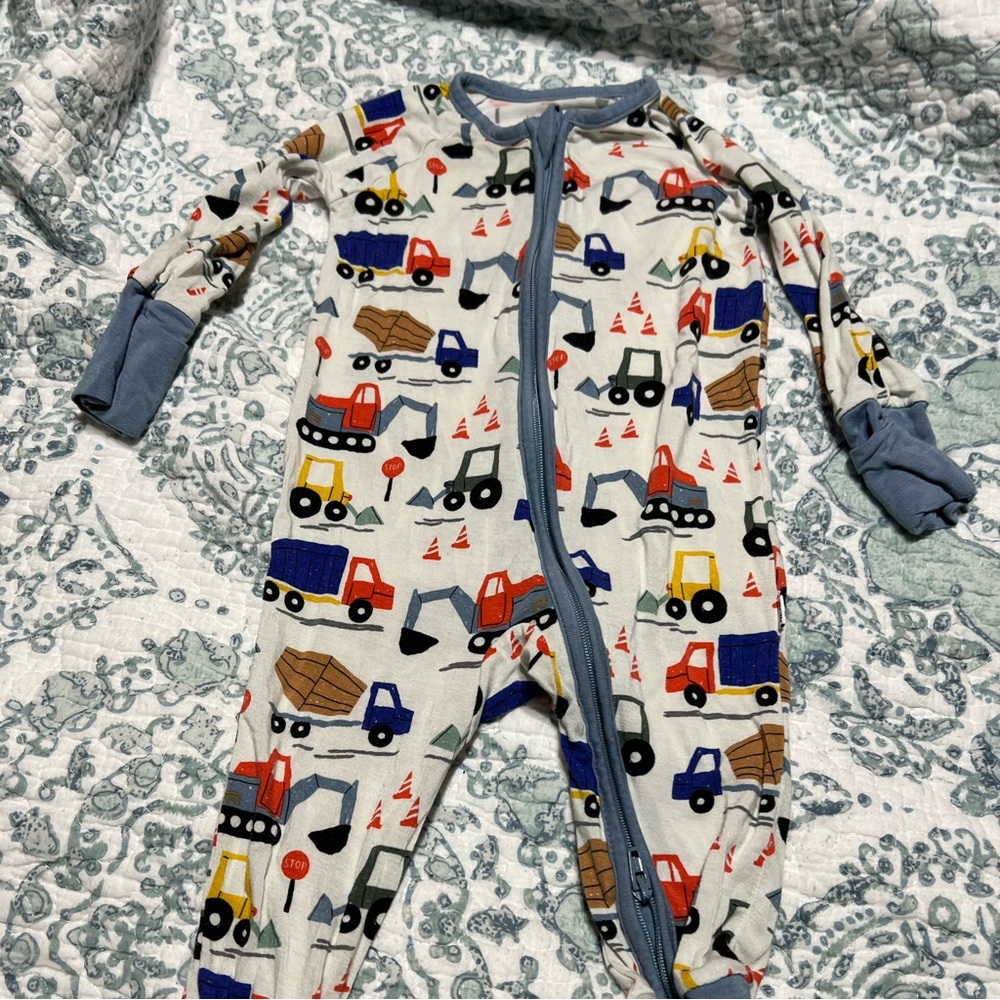 Little sleepies 3-6 months
